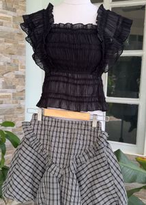 Chic Black Plaid Skirt