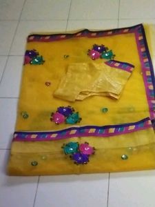 Buy 1 saree get other free