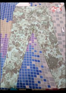 Green jeans & stretchable jegging in 30-32 waist
