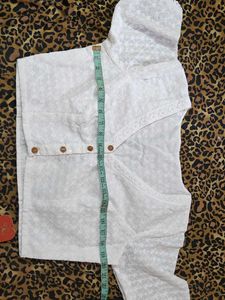 Free delivery - Elegant White Embroidered Blouse