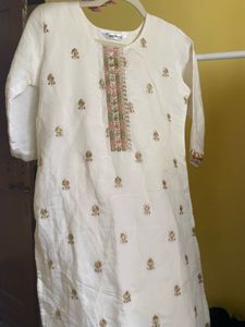 Elegant White Embroidered Kurta