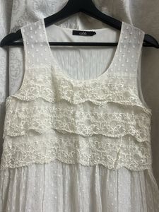 Cute white dress For Sale (No bargain)