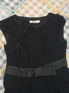 Elegant Black Cap Sleeve Dress