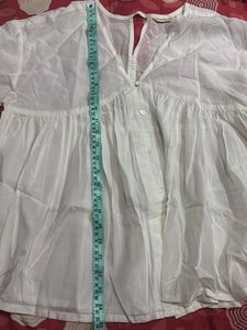 new piece white V-Neck Button-Up Tunic