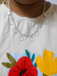 Cute Flower necklace 🌹