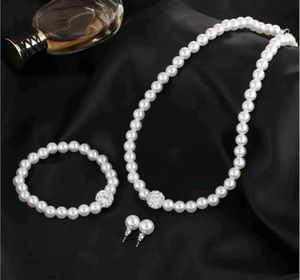 Elegant Pearl Jewelry Set