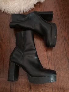 Chic Black Platform Block Heel Boots