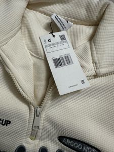 Stylish Half-Zip Sweatshirt M size