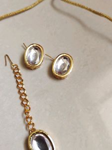 Sleek kundan necklace set