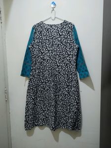 Shree Floral Print Kurta In Black White