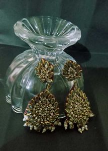 Elegant Kundan Drop Earrings