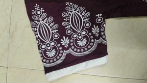 EMBROIDERED T-SHIRT