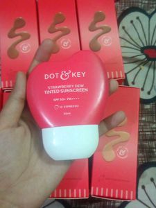 Dot &amp; Key Tinted Sunscreen 50+ PA+++