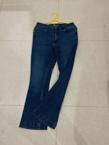 pantaloon  Flared Blue Denim Jeans