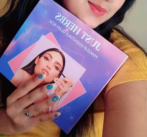 Just Herbs Makeup Essentials Glam Box