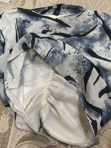 Stylish Abstract Print crop shirt