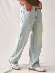 Light Wash Relaxed Fit Jeans