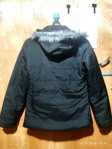 Stylish Black Padded Jacket with Fur Hood