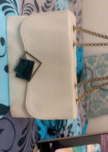 Chic White Croc Embossed Crossbody Bag