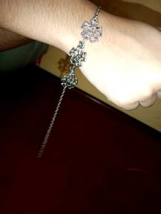 Elegant Snowflake Charm Bracelet