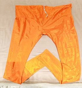 Suit with inner