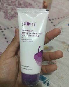 Plum CeraSense Face Wash