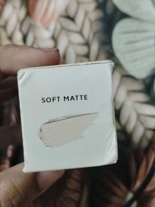 Fenty Beauty Pro Filt'r Instant Retouch Primer