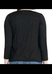 Chic Black Cropped Cardigan