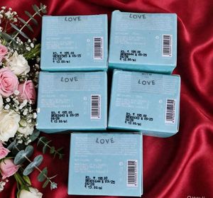 Pack of 6 DOT &amp; KEY 72HR Hydrating Gel Moisturizer