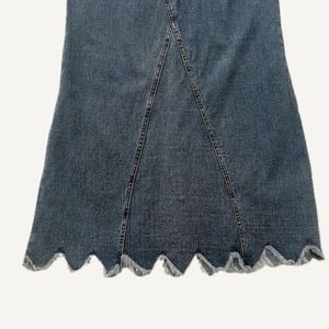 Stylish Denim Midi Skirt with Fringed Hem