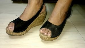 Chic Black Wedge Sandals