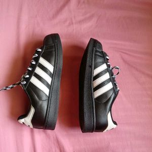 Adidas Superstar Sneakers