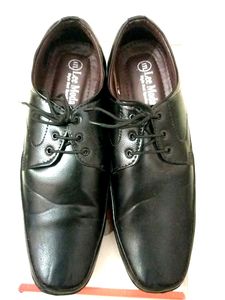 90%off Men Formal Shoes (Black) Size 9
