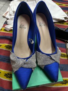 royal blue footwear