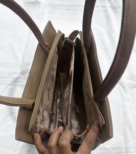 Birthday Giveaway🎈- Brandnew Avello Handbag