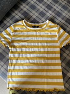 2 Casual Stretchable Crop Tops