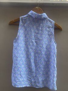 Chic Floral Sleeveless Button-Up Top