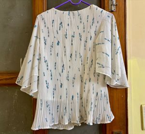 Floral Stretchable Top with flowy sleeves