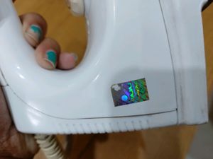 BAJAJ 1000WATT Iron, Like New, White Color, Working,