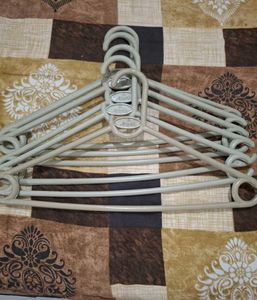 Plastic Hanger 6