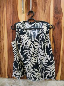 Leaf Print Sleeveless V-Neck Top
