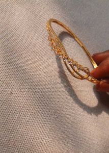 Elegant Gold-Tone Bangle Bracelet