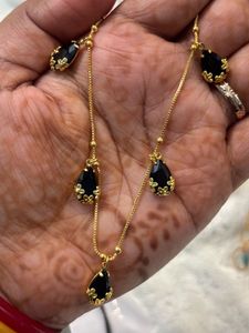 Elegant Gold Chain Necklace with Black Pendants
