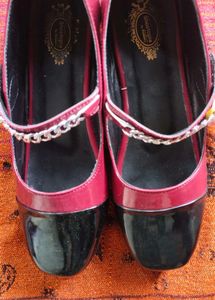 Chic Red &amp; Black Mary Jane Heels