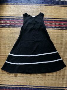 Chic Black Sleeveless A-Line Dress
