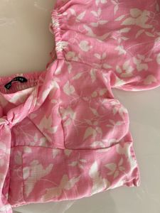Pink Floral Crop Top🩷🩷