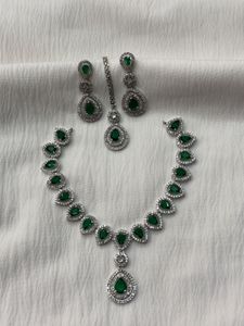 Emerald Green Set with Earrings &amp; Maang Tikka