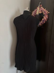 Chic Black Pleated Mini Dress