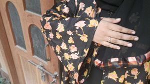 SALE PRICE✨ Black Abaya shrug