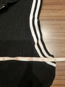 Forever 21 BLACK T SHIRT XS 26"